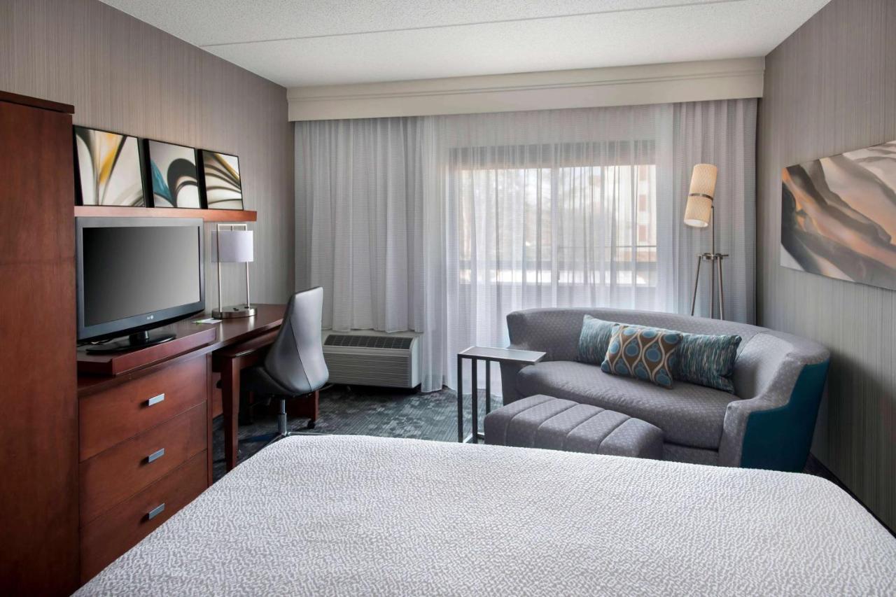 Sonesta Select Boston Stoughton Hotel Bagian luar foto