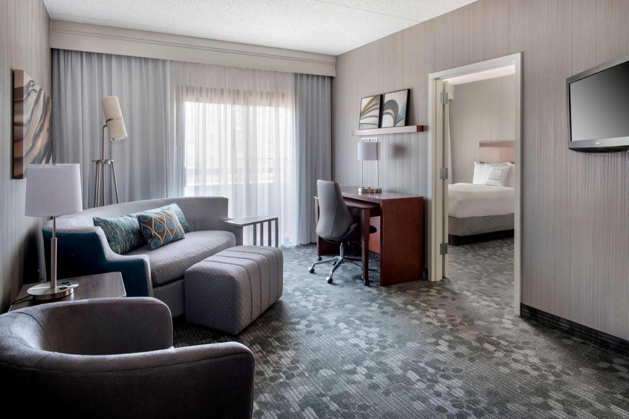 Sonesta Select Boston Stoughton Hotel Bagian luar foto